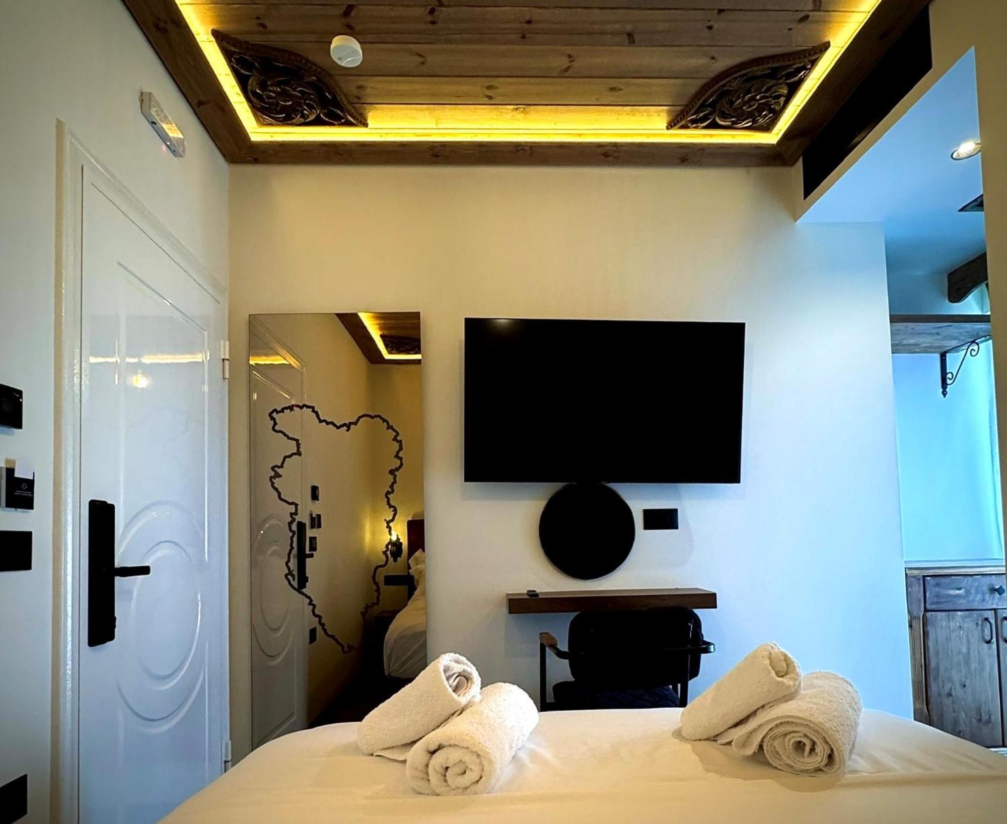 Boutique Hotel Empire Of Martin Gjirokastër Eksteriør billede