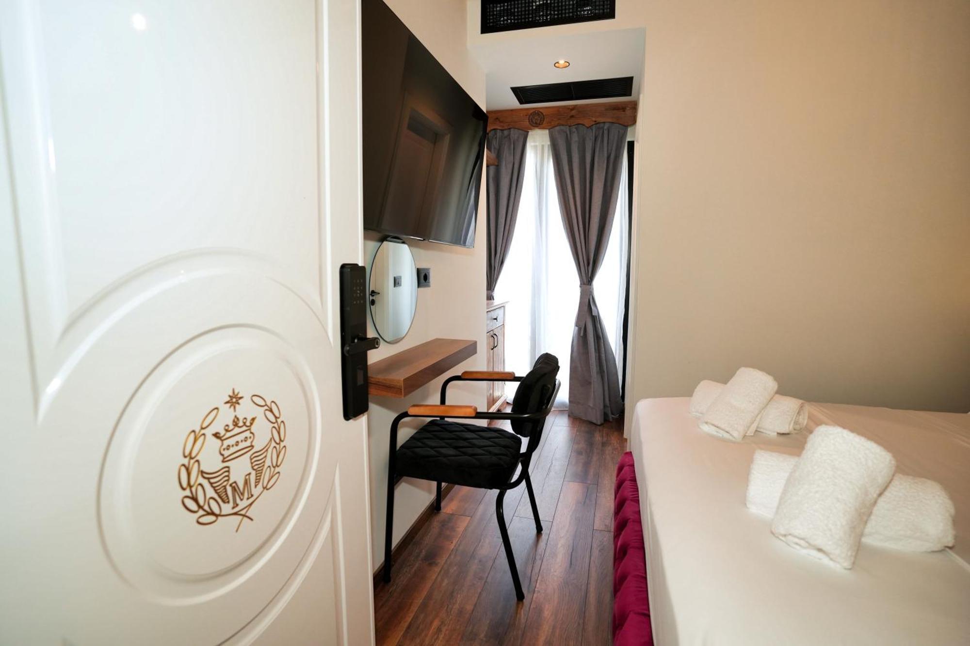 Boutique Hotel Empire Of Martin Gjirokastër Eksteriør billede